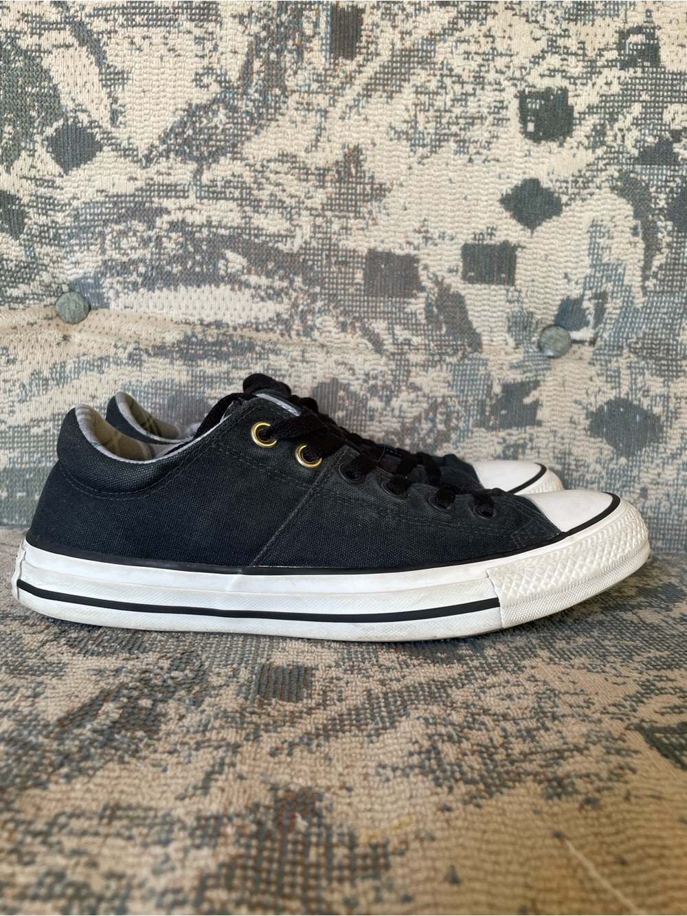 Converse Chucks All Star Madison Ox women’s size 9 sneakers shoes black